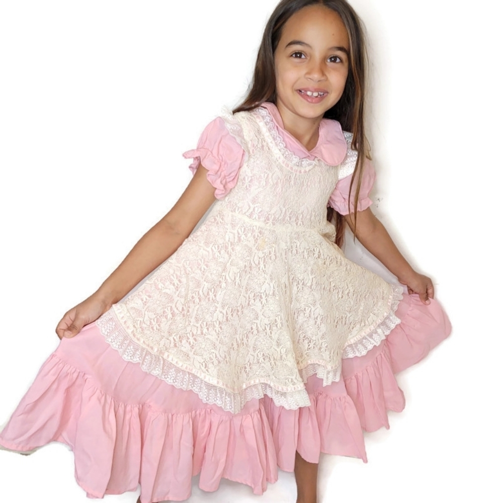 Doll style prairy dress. No size on a 7 year old.